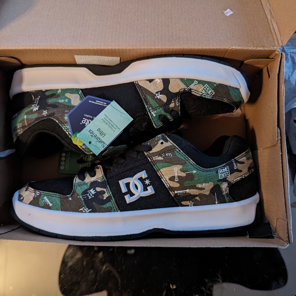 DC shoes basquiat collaboration lynx zero base